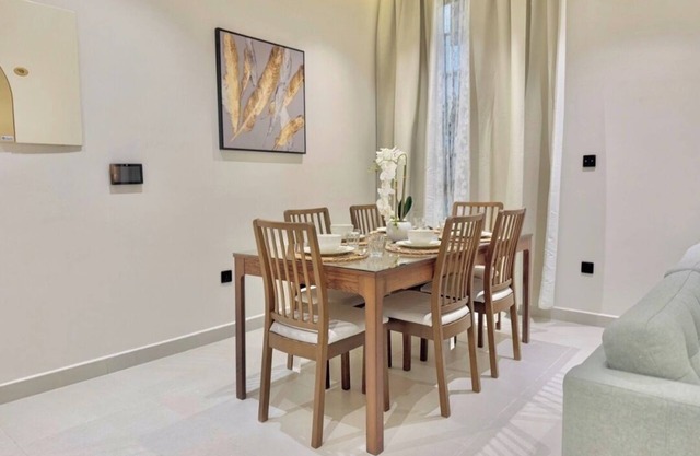 G4 Stylish & Peaceful Stay Near Airport