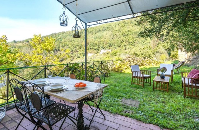 Gabriella's Romantic Cottage