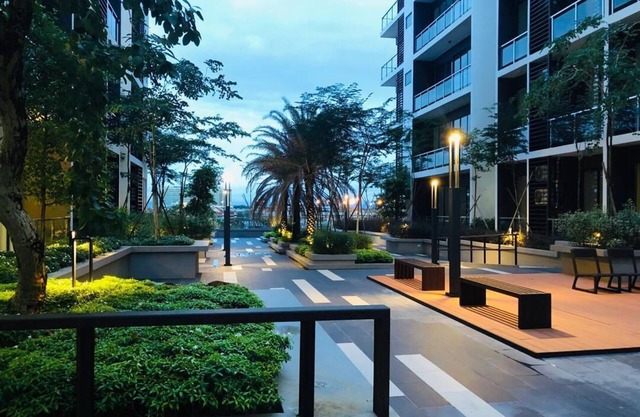 Gala Trendy 2BR APT Infinity Pool w/Private Parking - Supermarket/restaurants