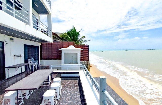 GAO Lighthouse Phala Beachfront