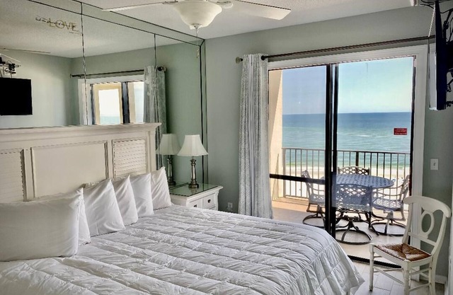 Garage Parking Space INCLUDED! BEACHFRONT CONDO & GULF MASTER!nCastaway Getaway