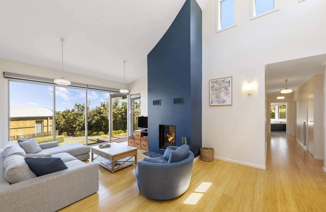 Garden Villas with partial ocean views, 50 meters from beach