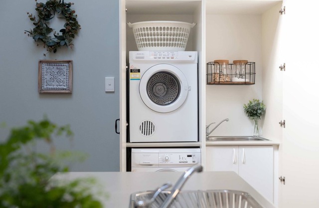 Gateway to the Adelaide Hills. Modern apartment located in Crafers.