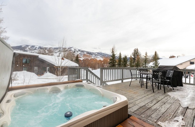 Gather the Whole Crew at Grand Generations Lodge – 7BR Mountain Retreat!