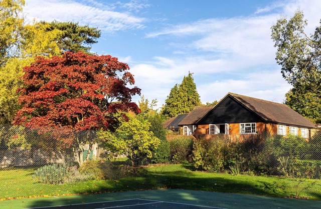 Gather & Unwind: Gardens, Woodlands & Tennis cottages.