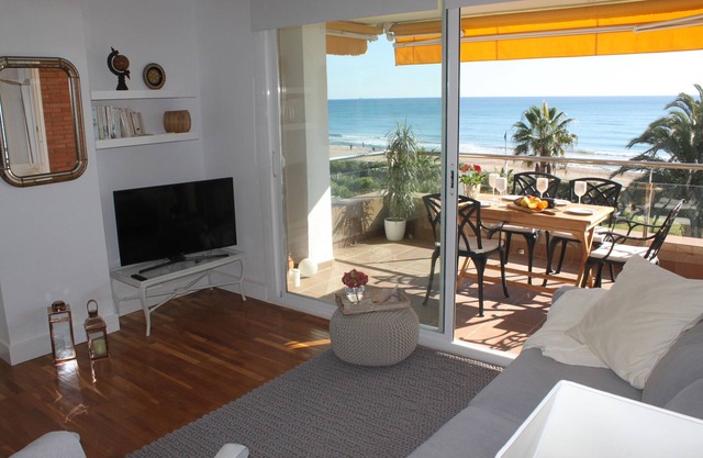 GAVA2 BEACHFRONT PENTHOUSE BARCELONA CASTELLDEFELS
