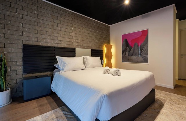 geko| Funky Sand Duplex near Larcomar, top spot