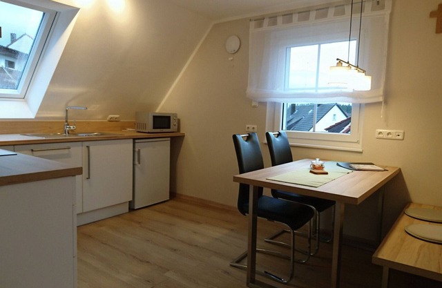 Gemütlich eingerichtetes Feriendomizil mit Balkon in Neuhaus, der Hochburg des Zoiglbieres