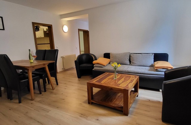 Gemütlich eingerichtete Ferienwohnung mit zwei getrennten Schlafzimmern