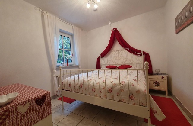 Gemütliche 60qm Ferienwohnung mit Terrasse, voll ausgestattete Küche