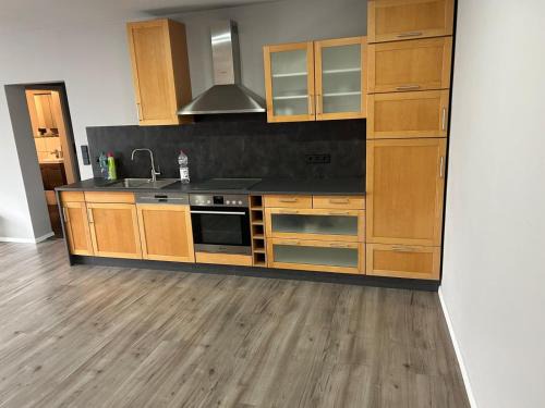 Gemütliche Ferienwohnung mit 1 Schlafzimmer, Wohnzimmer mit Schlafcouch & voll ausgestattete Küche