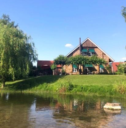 Gemütliches Fachwerkhaus am See mit Kamin