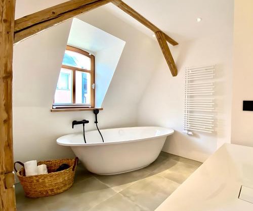 Gemütliches Studio im Zentrum von Hof mit Designer-Wanne & 24h-Check-in