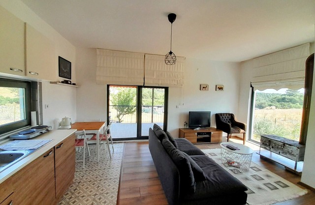 Geniş Bahçeli Villa, Dağ ve Orman Manzaralı. plaja ve kayak merkezine 30 kmn