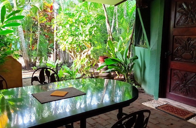 Geodesic Dome with Kitchen and A/C, 1 Block to the Beach