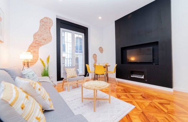 Geometría y Color en Chueca C/Infantas 2º - 1