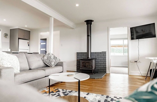 Georges Bay Bungalow - Family and Pet Friendly