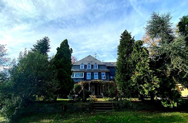 Get-your-flat Traumhafte Altbau-Wohnung in Denkmal-Villa 3 Zr Kü Bad 2 Schlafzr 125 m2 Haustier auf Anfrage - ruhig & naturnah