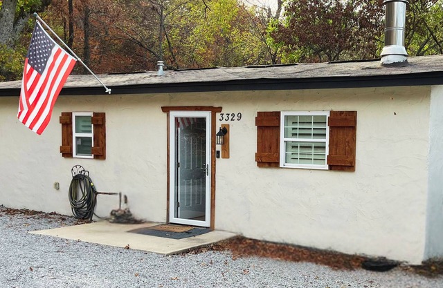 Getaway Cabin: Fort Gibson Lake Retreat with Spacious Patio for Family & Friends