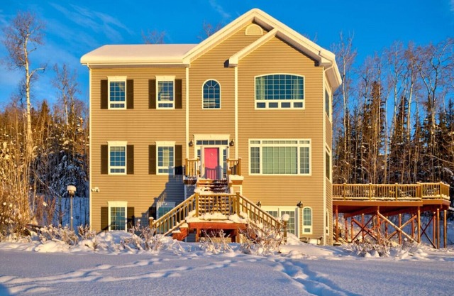 Gigantic 6b5b home with stunning view & spacious rooms