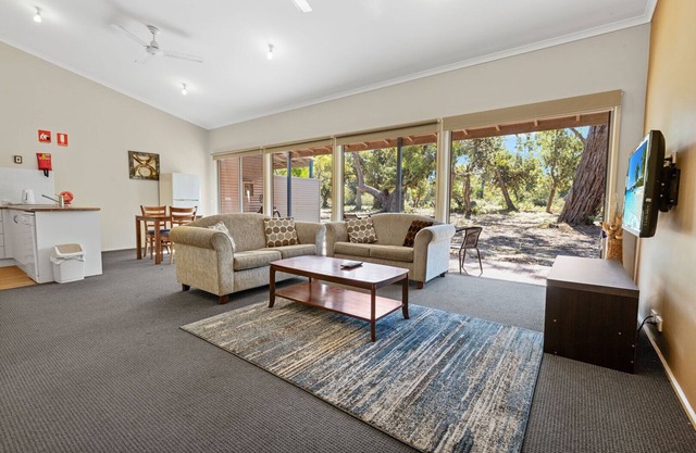 Gippsland - Waterfront Retreat: Secluded lodges perfect for nature lovers