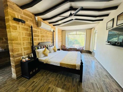 Gir Lions Paw Resort with Swimming Pool