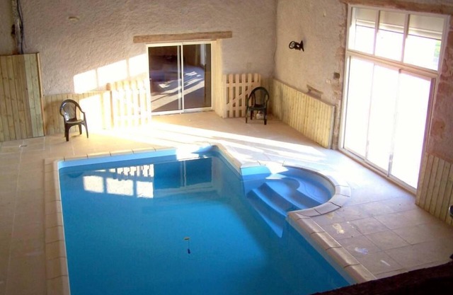 Gite l'hirondelle with heated indoor pool for 6 people