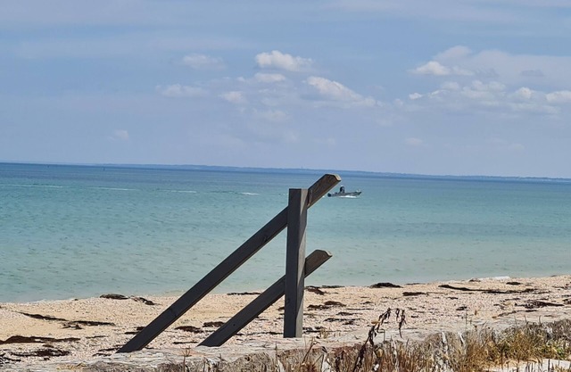 Gite Les Coquillages, directly on the beach