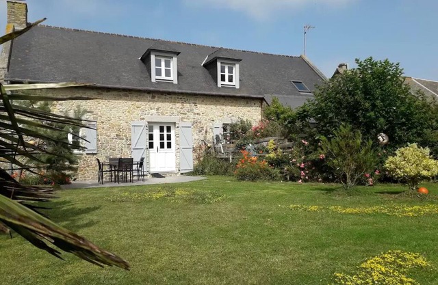 GITE LES GOELANDS House 300M from the sea, enclosed garden for animals.