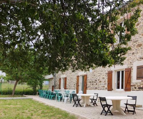 Gite lilas du Mas de la Châtaigneraie dans le Gard près de Vallon Pont d Arc