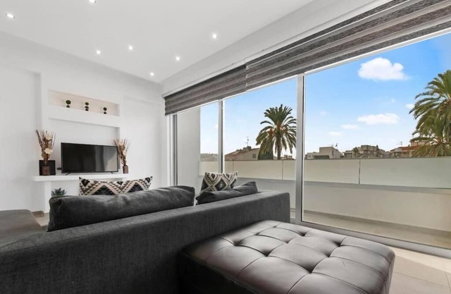 Glabur Stays - The Luxurious 3 Bedroom, Nicosia City