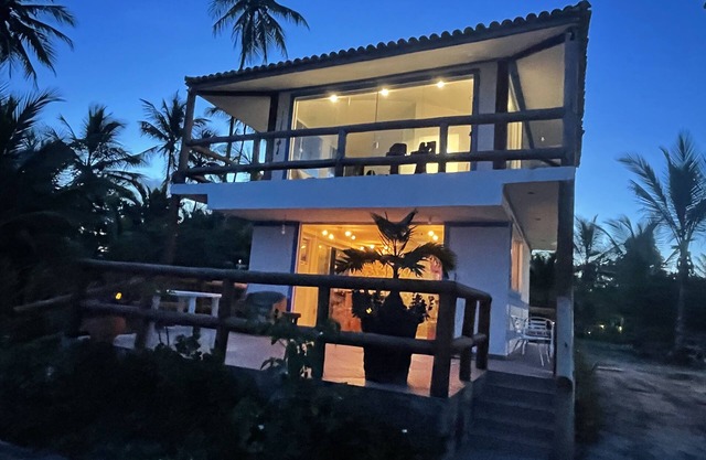 Glass lacquer! Jacuzzi on the sand with gourmet area!