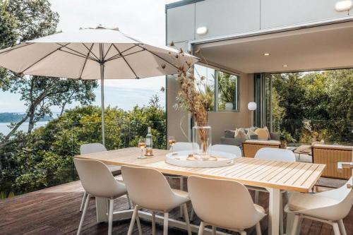 Glasshouse - Coast & Country