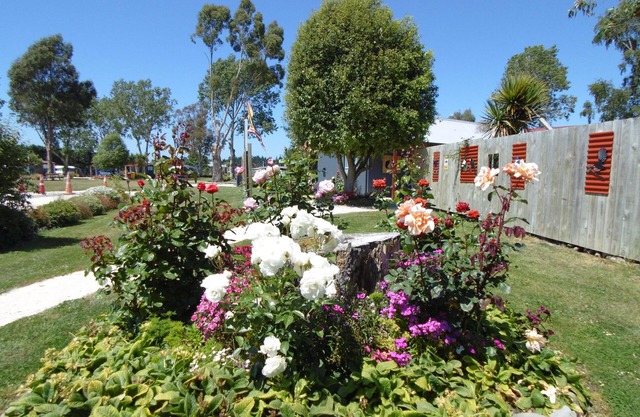 Glenavys Waitaki River Motor Camp - Caravan Park
