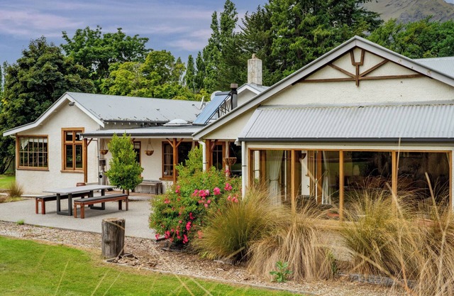 Glendhu Station Homestead - Glendhu Bay Home