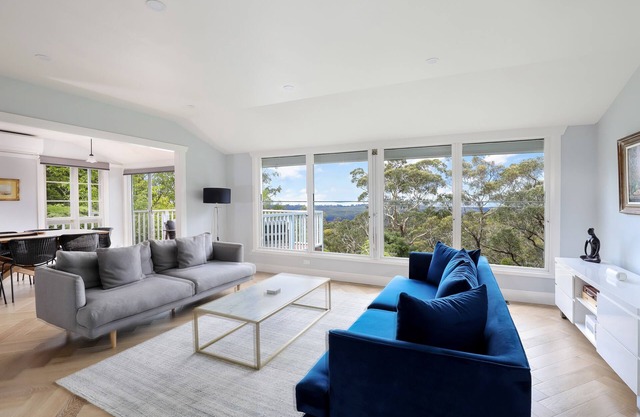 Glengariff "Leura with views" overlooking Jamieson Valley