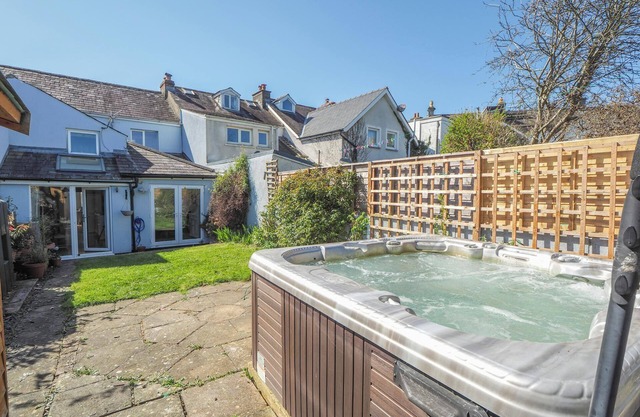 Glenydd, New Quay - Three Bedroom Cottage, Sleeps 6