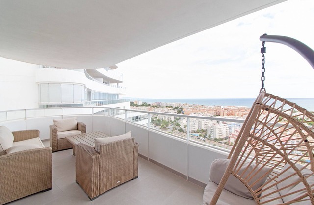 Global Properties: Apartment with sea views, 2 terraces and swimming pool in Canet d'en Berenguer