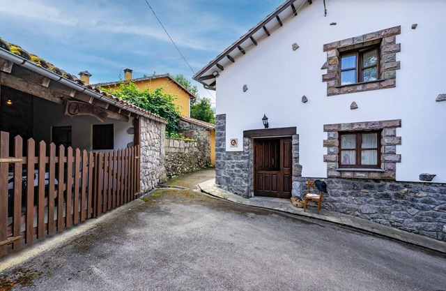 Gloria Ardisana House