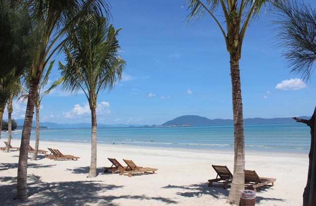 GM Doc Let Beach Resort & Spa