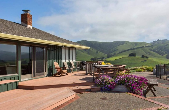 Gma's Ranch House | Nostalgic Charm, Surreal Views