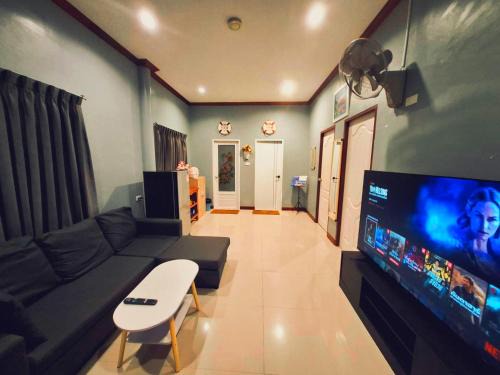 Gn story love บ้านเกาะล้าน 小珊瑚岛班泳池别墅