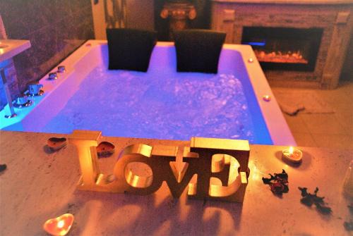 Gold luxury suite home roma