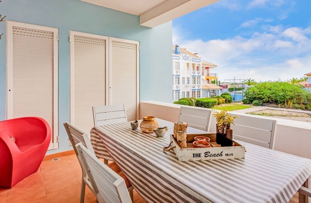 Golden 1 BDR Flat W/Balcony & Pool by LovelyStay