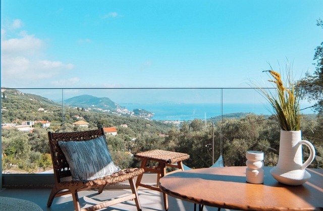 GOLDENEYE luxury Villas Parga