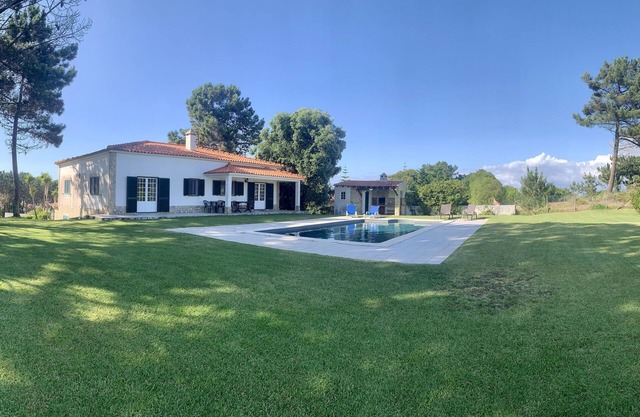 Golf and Beach Country Cottage with pool and garden