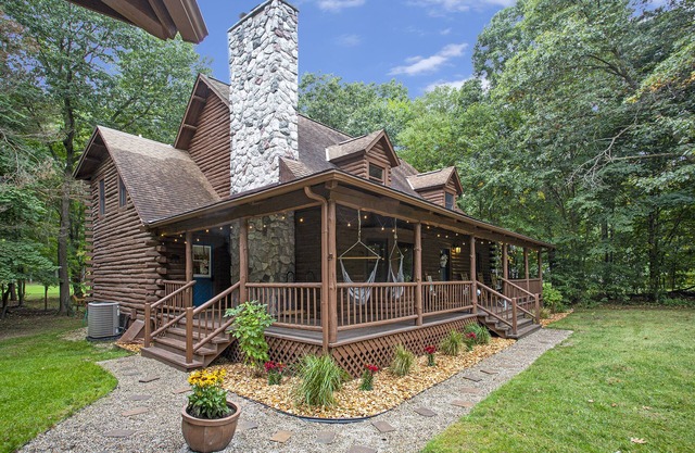 Golf Course Log Cabin with Hot Tub & Movie Theater