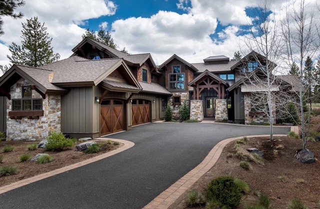 Golf Course Retreat with Hot Tub, Patio & Ping Pong