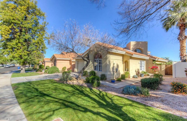 Golf course view retreat in Mesa.