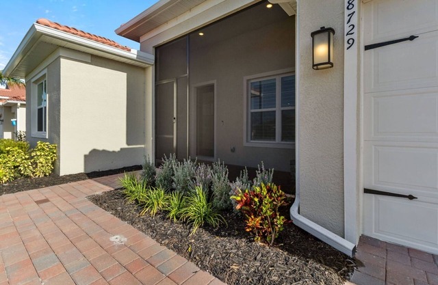 Golf Estates gated community. Enjoy luxurious living with lake viewn